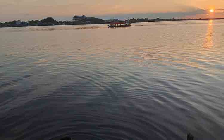 Wisata Susur Sungai Mulai Jadi Tren di Kuala Kapuas