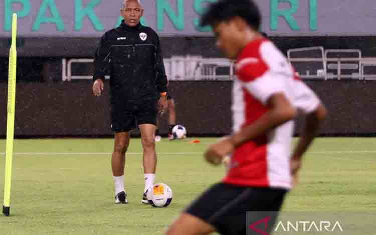 Nova Arianto Targetkan Jaring Sampai 30 Pemain untuk Tim Baru U-17