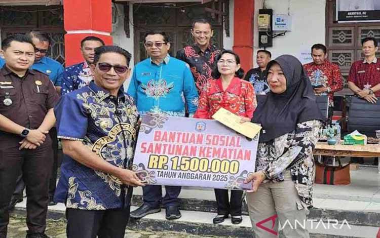 50 KPM Murung Raya Terima Bansos Santunan Kematian