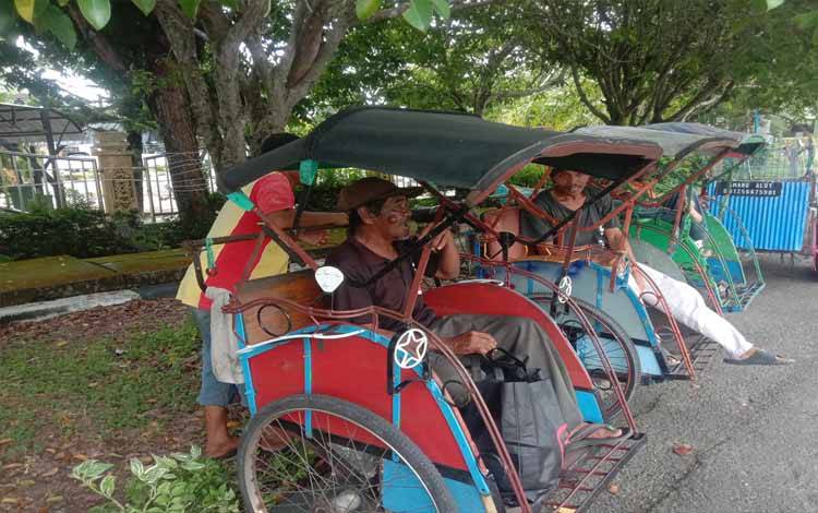 Geliat Jasa Becak di Kuala Kapuas Berusaha Eksis di Tengah Perubahan Zaman