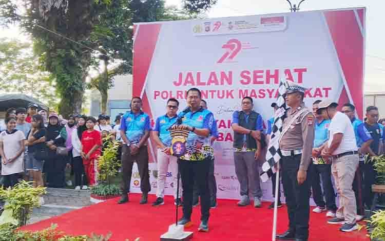 Polres Barito Timur Meriahkan HUT Bhayangkara dengan Jalan Sehat Bertabur Hadiah