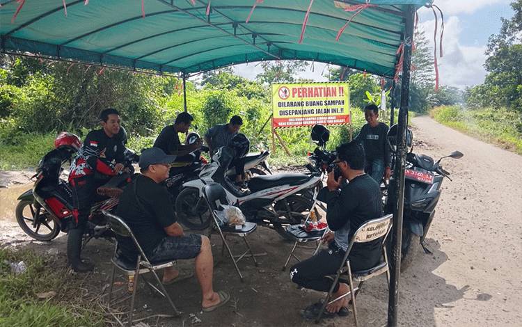 Kecamatan Mentawa Baru Ketapang Buru Pelaku Pembuang Sampah Liar
