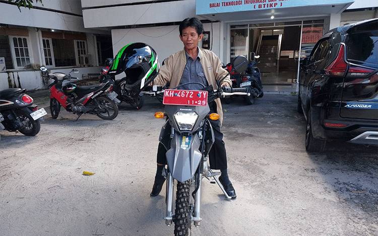 SMAN-1 Batang Kawa Terima Bantuan Motor Dinas dari Pemprov Kalteng