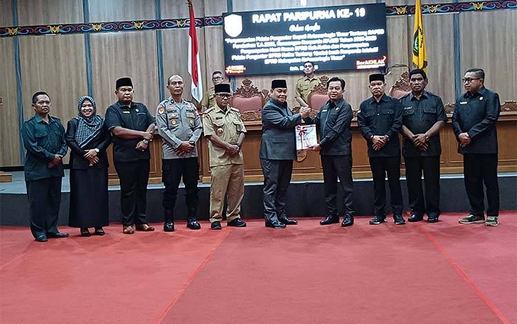 Pemkab Kotim Sampaikan Perubahan APBD 2025, Pendapatan Berkurang Rp62,9 Miliar