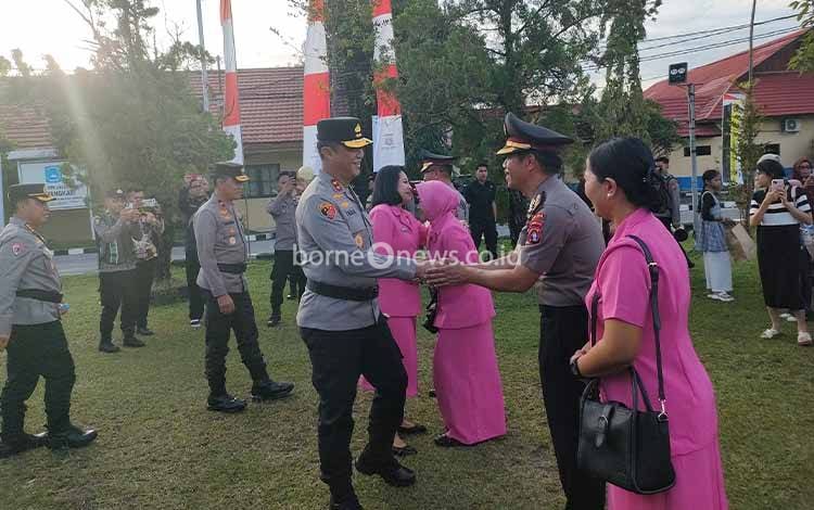 294 Personel dan ASN di Lingkup Polda Kalteng Naik Pangkat