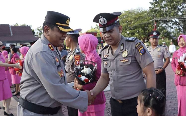 Sebanyak 30 Personel Polres Seruyan Naik Pangkat