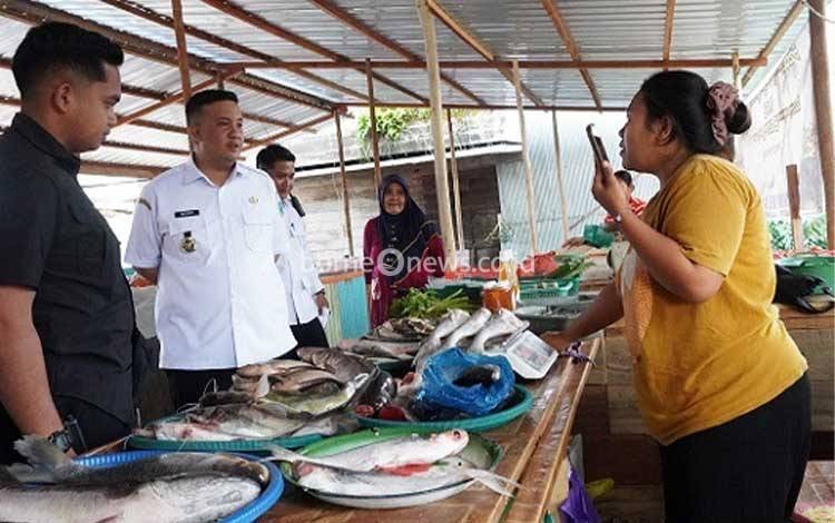 Bupati Lamandau Komitmen Mempertahankan Eksistensi Pasar Lama Nanga Bulik