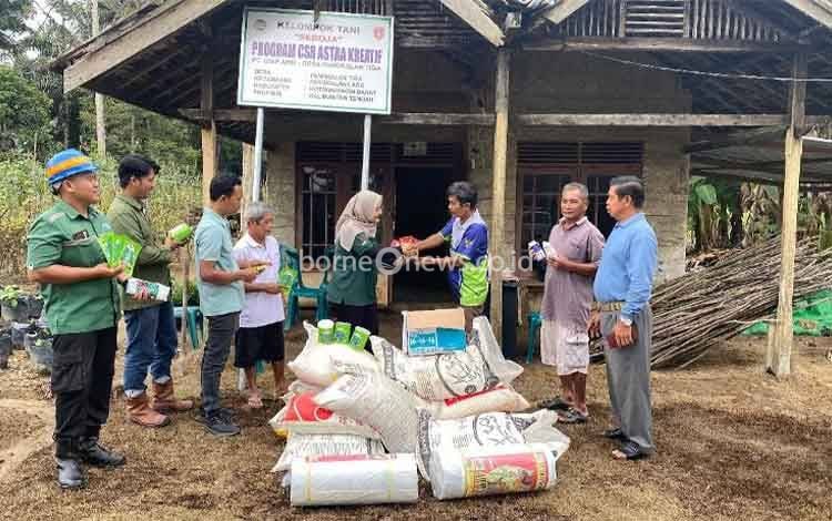 PT GSIP-AMR Berikan Bantuan Pertanian kepada Kelompok Tani Seroja, Wujud Komitmen Astra Agro bagi Petani dan Masyarakat Desa