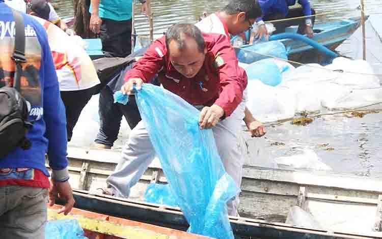Pemkab Barito Timur Wujudkan Komitmen Pulihkan Ekosistem Perairan