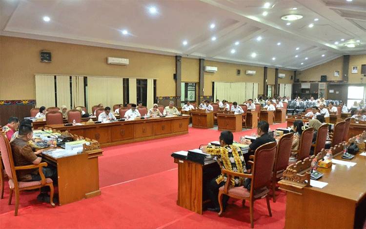 Rapat kerja Komisi I DPRD Kotawaringin Timur dengan mitra, Rabu, 2 Juli 2025. (FOTO: IST)