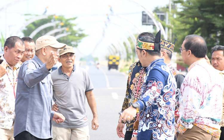 Bupati Pulang Pisau Rencanakan Bangun Tugu Gagang Mandau di Bundaran Belah