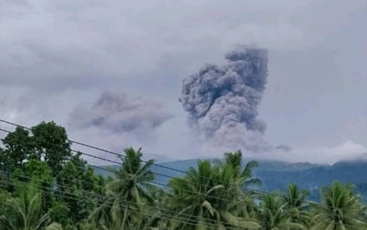 Gunung Dukono Kembali Semburkan Abu Vulkanik Setinggi 3.000 Meter
