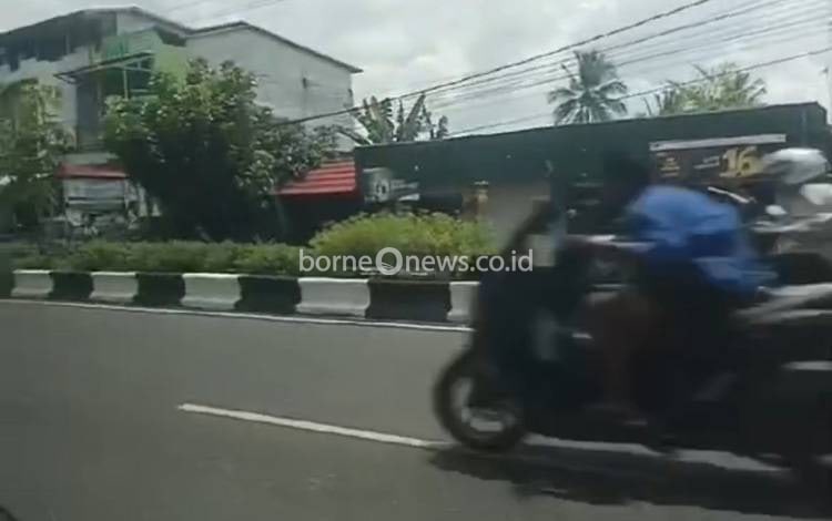 Selepas Waktu Jumatan pun, Belasan Remaja Balapan Liar di Jalan Raya Kuala Kapuas