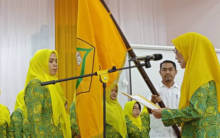 Hasanah Rifa'i saat di lantik sebagai Ketua DPD Pengajian Al hidayah, Sabtu 5 Juli 2025.( FOTO : RETHA)