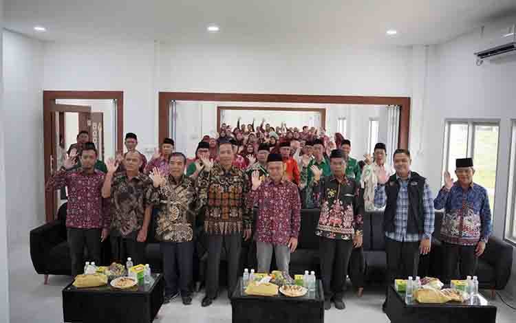 Wamendiktisaintek RI Apresiasi Langkah Pendidikan Gratis Kalteng