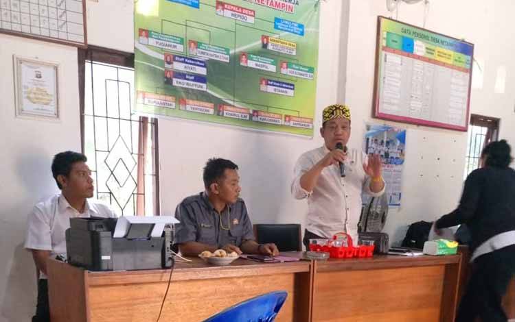 Anggota Dapil IV DPRD Kalteng Purdiono saat reses ke Desa Netampin Kabupaten Barito Timur (Foto : IST)