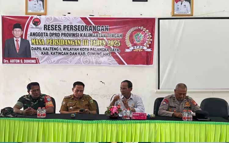 Ketua DPRD Kalteng Arton S Dohong Reses di Bukit Batu, Dengar Aspirasi Masyarakat