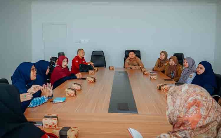 Dinkes Seruyan dan RSUD Hanau Sosialisasikan Skrining Hipotiroid Kongenital
