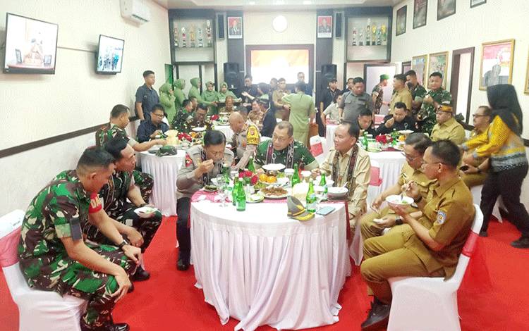 Pj Bupati Barito Utara Hadiri Kunker Pangdam XII TPR di Makodim 1013 Muara Teweh
