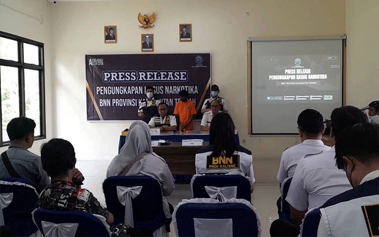BNNP Kalteng Ringkus Kurir Pemilik 478,57 Gram Sabu di Pulang Pisau