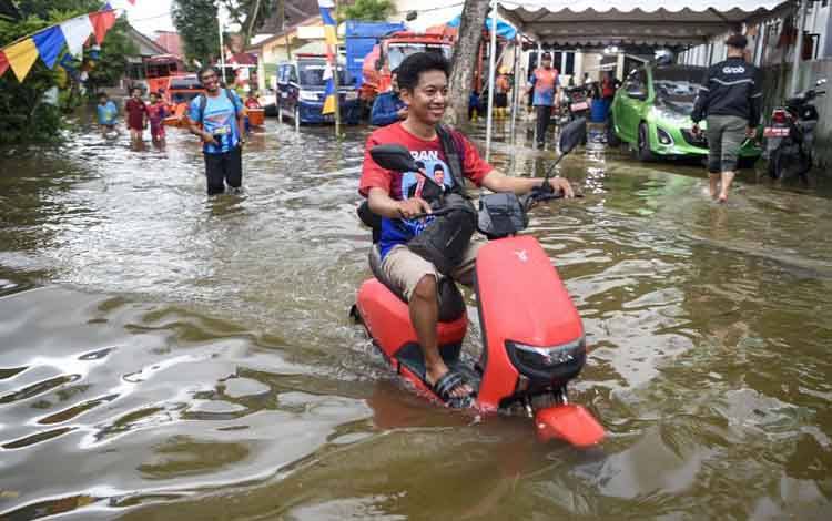 Langkah-Langkah Menangani Motor Listrik Terdampak Banjir