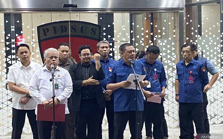 Kejagung Tetapkan Riza Chalid dan 8 Tersangka Baru Kasus Minyak Mentah