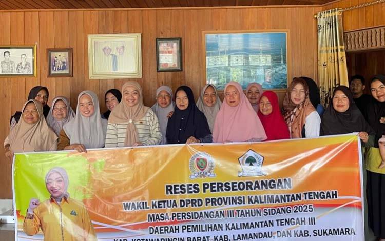 Wakil Ketua I DPRD Kalteng Ajak Masyarakat Lebih Belanja Produk Lokal