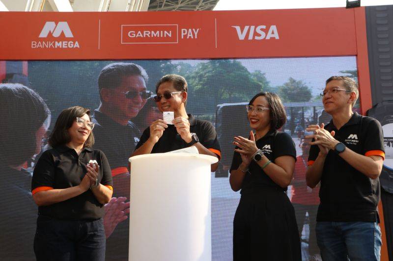 Bank Mega Permudah Transaksi Nasabah Lewat "Tap to Pay with Garmin Pay"