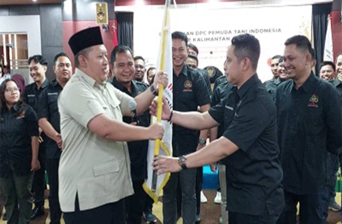Muhamad Abdul Rasid saat dilantik sebagai Ketua PTI Kotim, Senin, 14 Juli 2025. (FOTO : IST)?