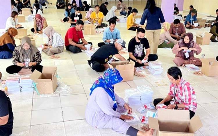 KPU Barito Utara Mulai Sortir dan Lipat Surat Suara PSU Tindak Lanjut Putusan MK