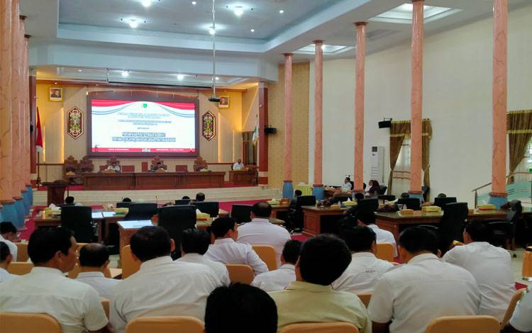 Pemkab Sukamara Sampaikan 8 Buah Raperda Kepada DPRD
