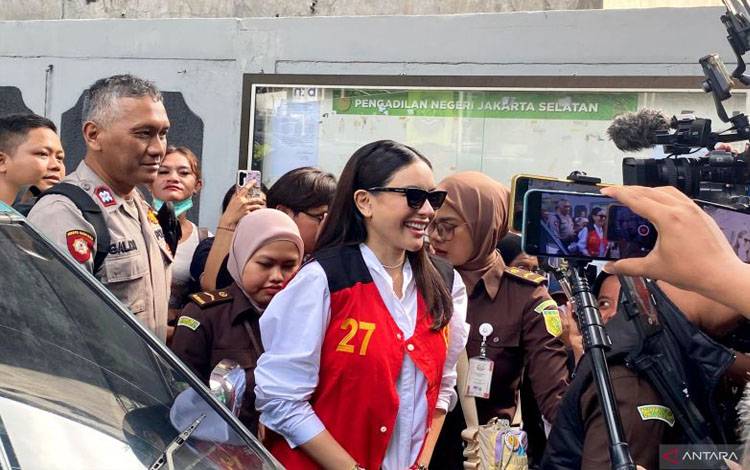 Hakim Tolak Eksepsi Nikita Mirzani dalam Kasus Pemerasan Reza Gladys