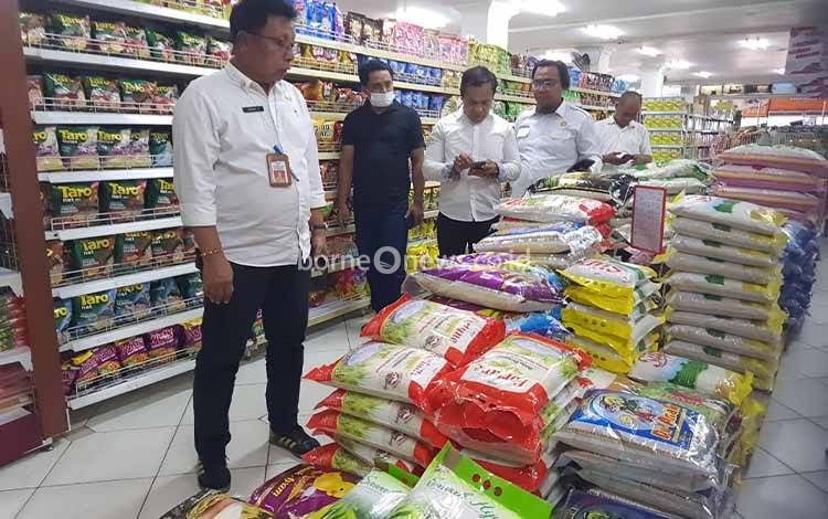 DKUPP Kotim Temukan Harga Minyak Melampaui HET Saat Sidak Bahan Pokok