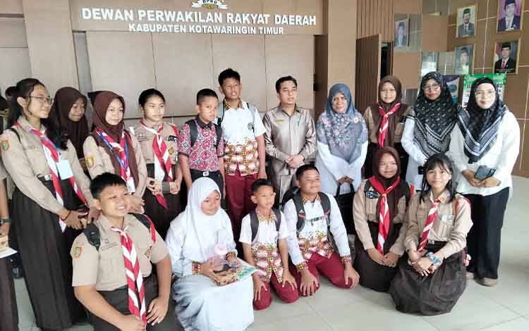 MPLS Bernuansa Edukasi: Siswa SMP Hadiri Rapat Paripurna DPRD Kotim Bahas KUA-PPAS 2026