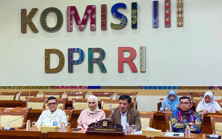Komisi III Tolak RUU KUHAP Disebut Ugal-ugalan dan Draf Disembunyikan