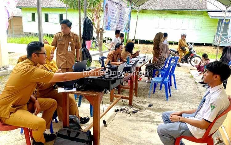 Disdukcapil Barito Utara Kembali Lakukan Pelayanan Jemput Bola di Kelurahan Lahei II