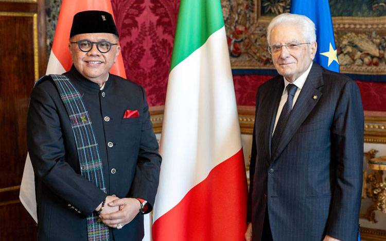 Dubes RI Junimart Serahkan Surat Kepercayaan kepada Presiden Italia