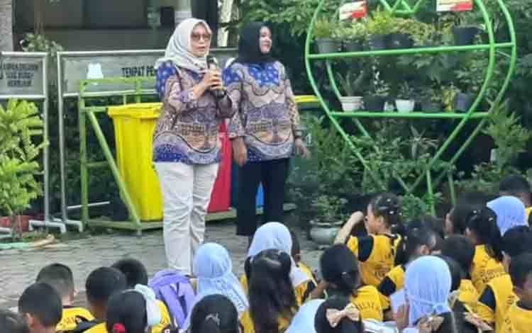 Srikandi Polres Kapuas Sambangi SDN 3 Selat Hilir, Sampaikan Misi Cegah Bullying