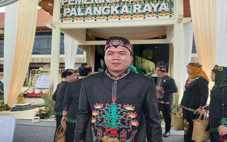 Dewan Imbau Warga Tidak Buang Sampah di Saluran Drainase Bukit Keminting