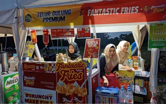 Turnamen Sepak Bola HNR Cup I Bantu Dongkrak Pendapatan UMKM