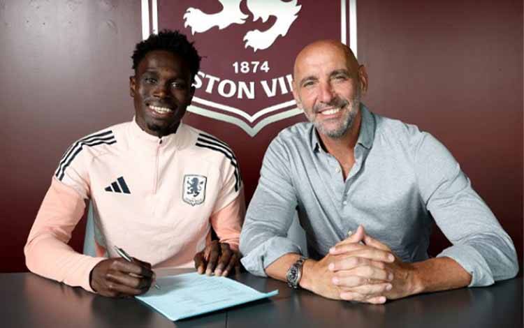 Aston Villa kedatangan bek baru, Modou Keba Cisse. (Foto: Aston Villa)