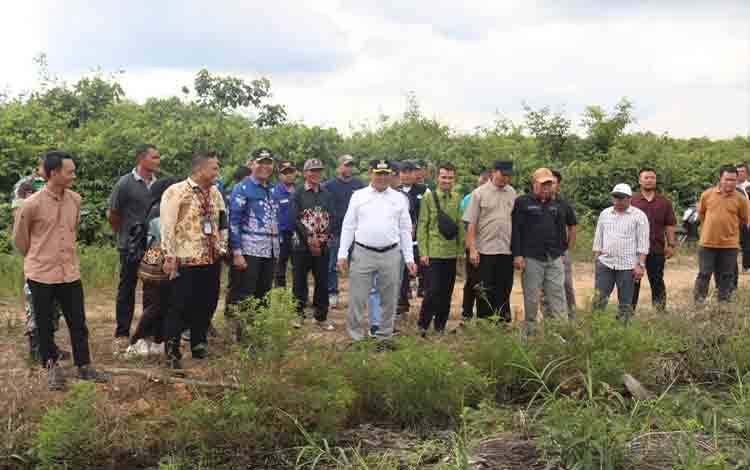 Bupati Seruyan Tinjau Lokasi Pembangunan Sekolah Rakyat di Batu Ampar