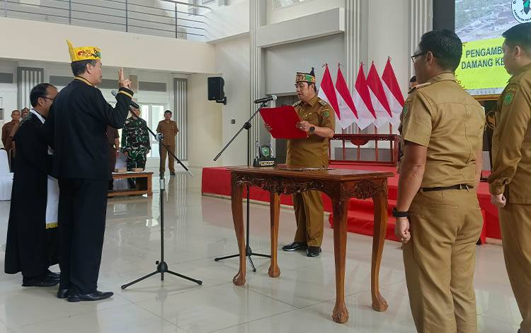 Jayadikarta Ambil Sumpah Jabatan Damang Kahayan Hilir, Harap Sinergi Majukan Pulang Pisau