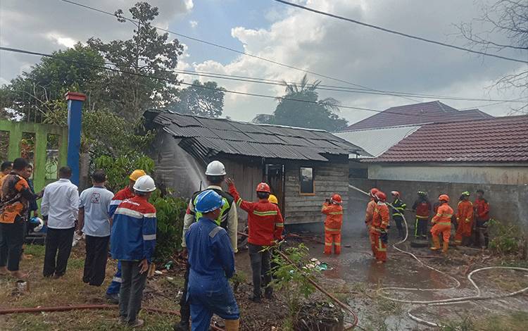 Sebuah Rumah Warga di Sampit Ludes Terbakar