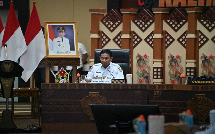 Wagub Minta OPD Fokus Siapkan Kartu Huma Betang dan Awasi Proyek Nasional