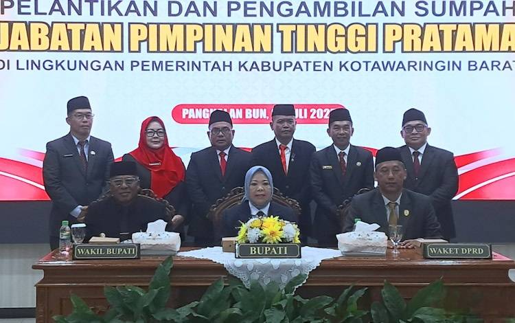Bupati Kobar Tegaskan Komitmen Birokrasi Bersih dalam Pelantikan 6 Pejabat Pimpinan Tinggi Pratama