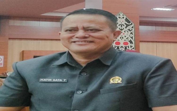 Anggota Komisi I DPRD Palangka Raya, Hatir Sata Tarigan (Foto:MARINI)