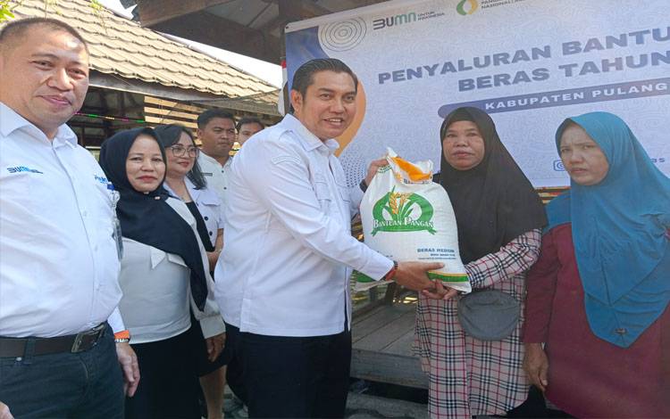 7.345 KPM di Pulang Pisau Terima Bantuan Pangan dari Bulog