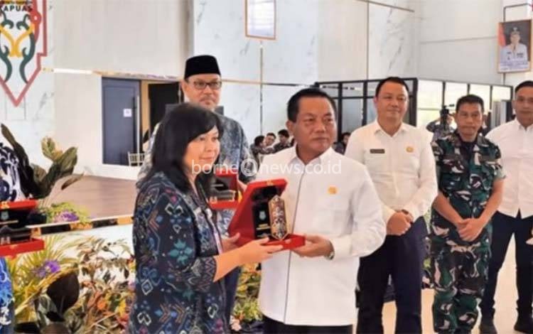 Bupati Kapuas Buka Workshop Evaluasi Pengelolaan Keuangan dan Pembangunan Desa