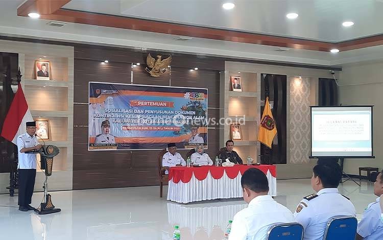 Kepala Dinkes Kobar Achmad Rois saat memberikan sambutan. (Foto : DANANG)
